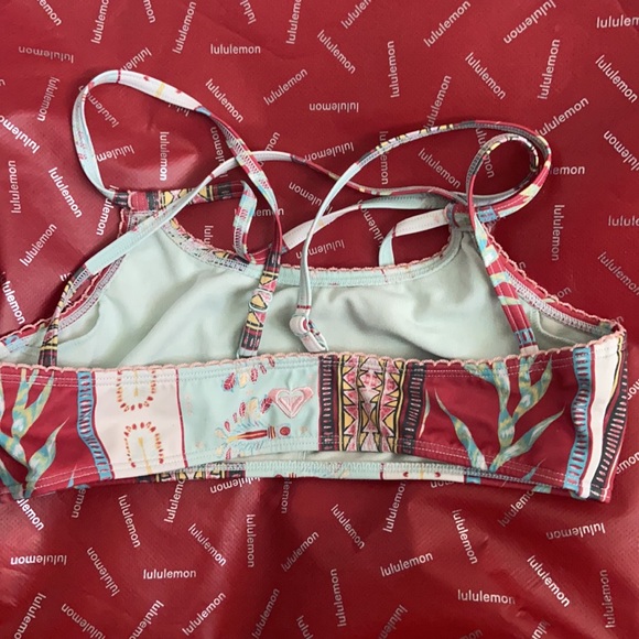 Beautiful Roxy bathing suit top! - Picture 2 of 2